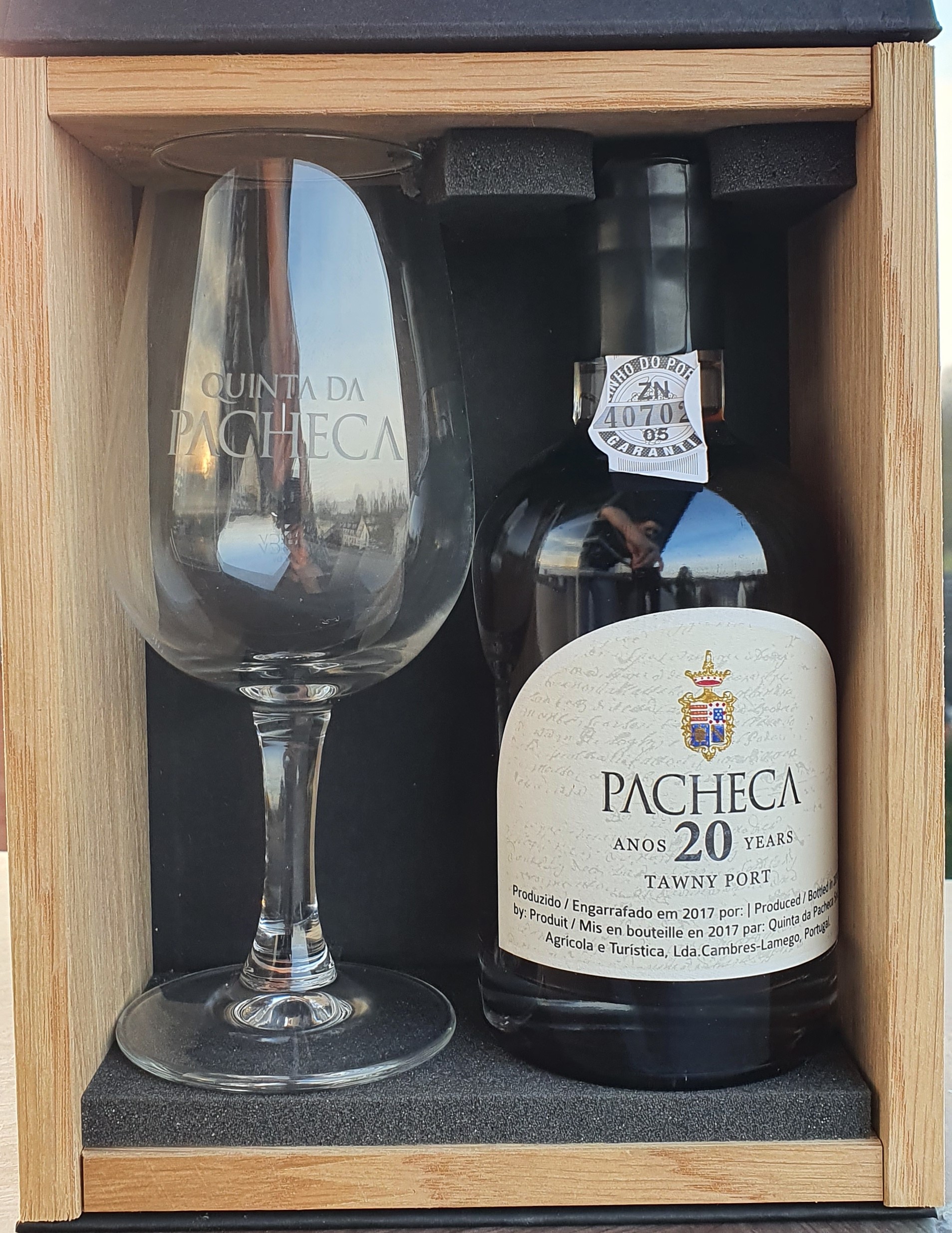 Pacheca 20 Anos & Portweinglas im Wooden Case  (0,2 L Flasche)
